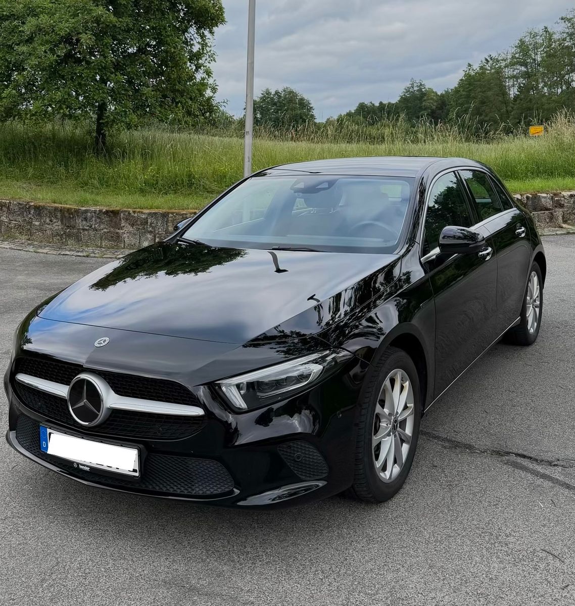MERCEDES-BENZ e/ Garantie / Aut. /KEYLESS/LED/CAM/DISTR.