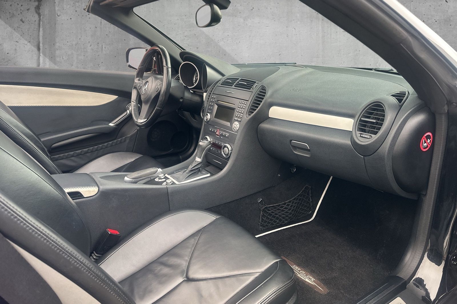 Fahrzeugabbildung Mercedes-Benz SLK 350 Roadster 2Look-Edition