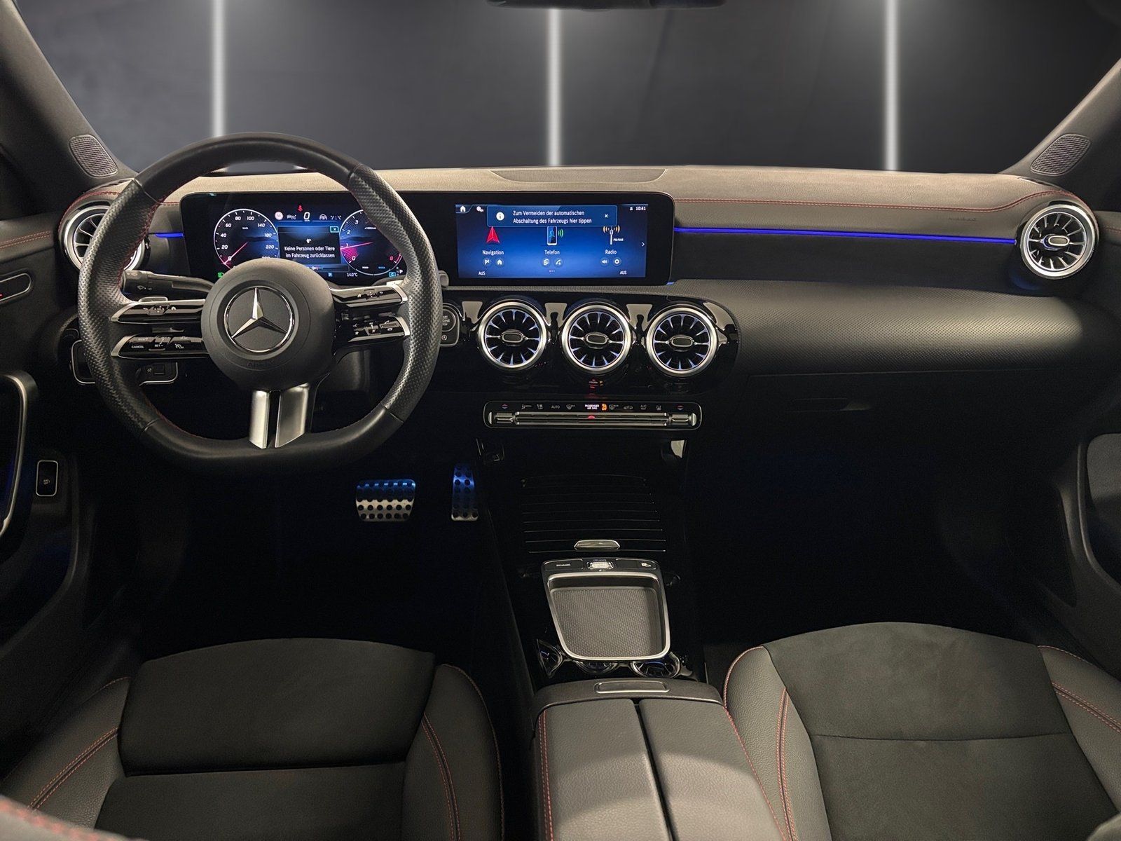 Fahrzeugabbildung Mercedes-Benz CLA 200 AMG Prem *Pano*STDHZG*Distro*360°*Night*