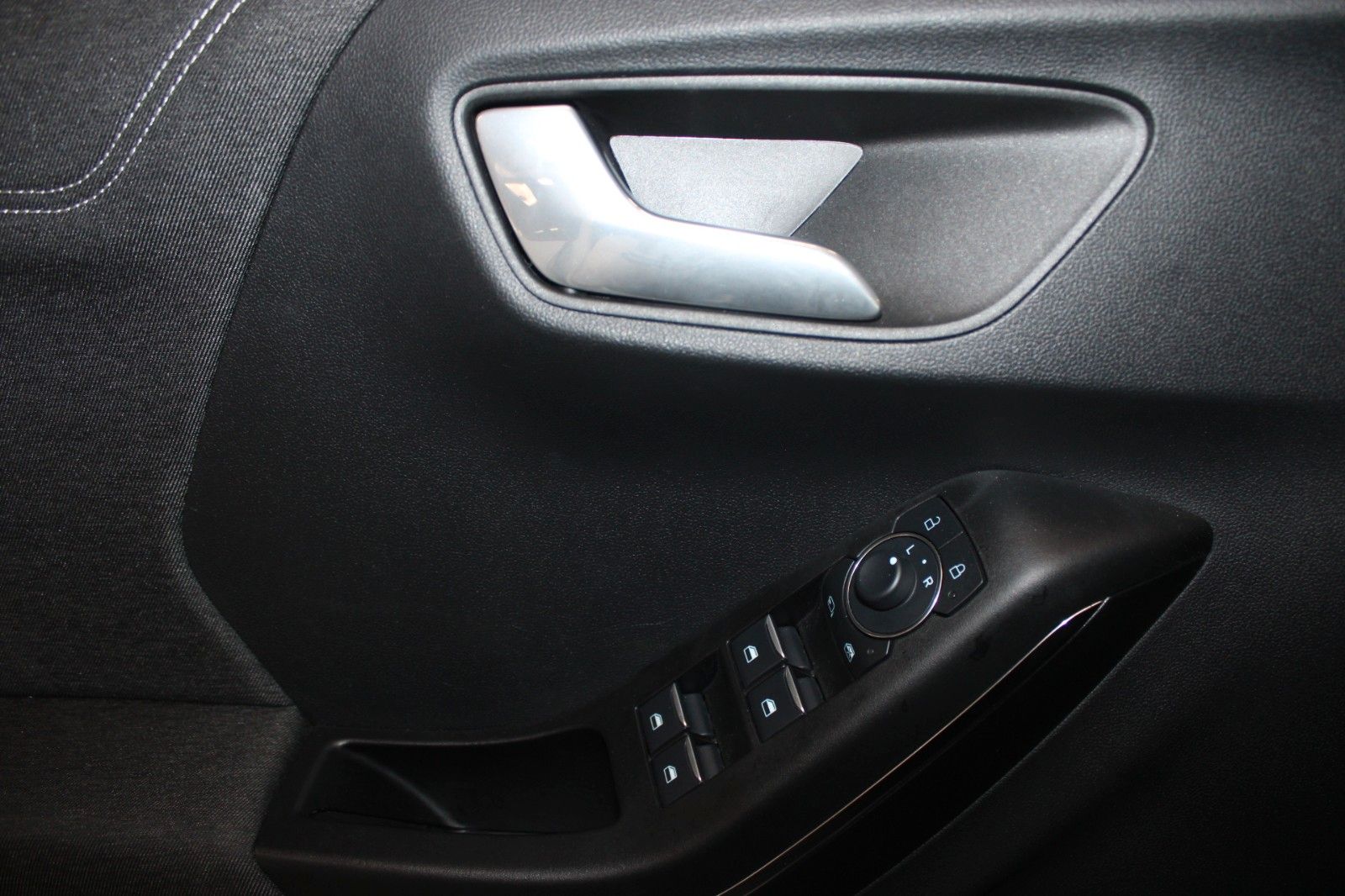 Fahrzeugabbildung Ford Puma MHEV Titanium LED NAVI WinterPaket CAM
