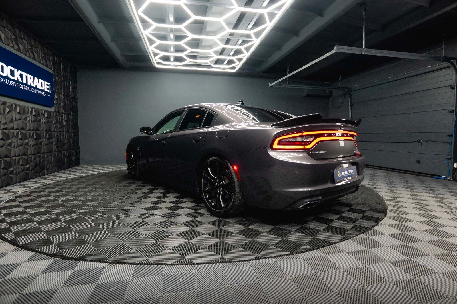 Fahrzeugabbildung Dodge Charger 5.7 V8 HEMI R/T+ Full Options *ACC*LED*