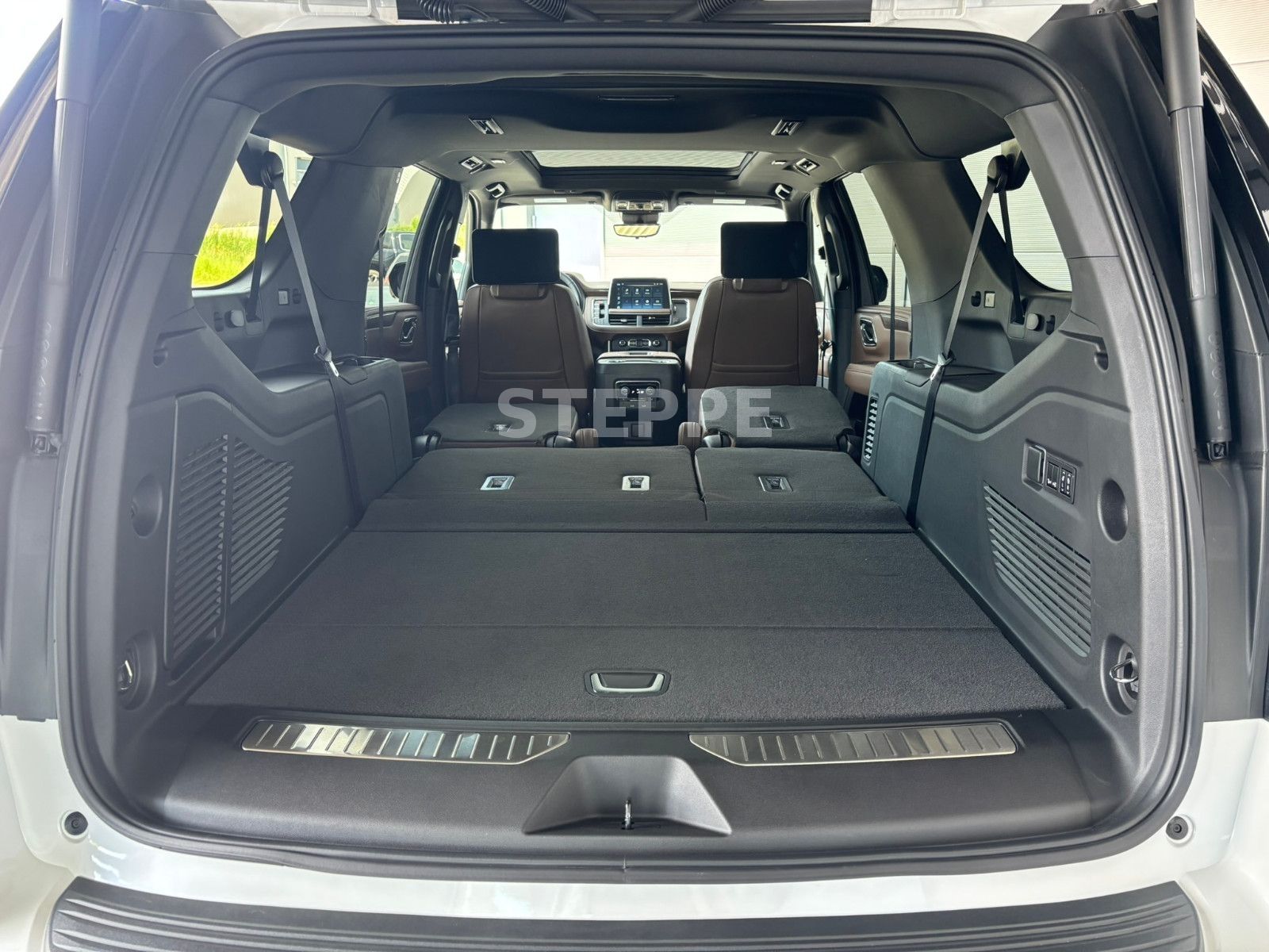 Chevrolet Suburban 6,2 High Country AHK  22"Alu; Luftfeder