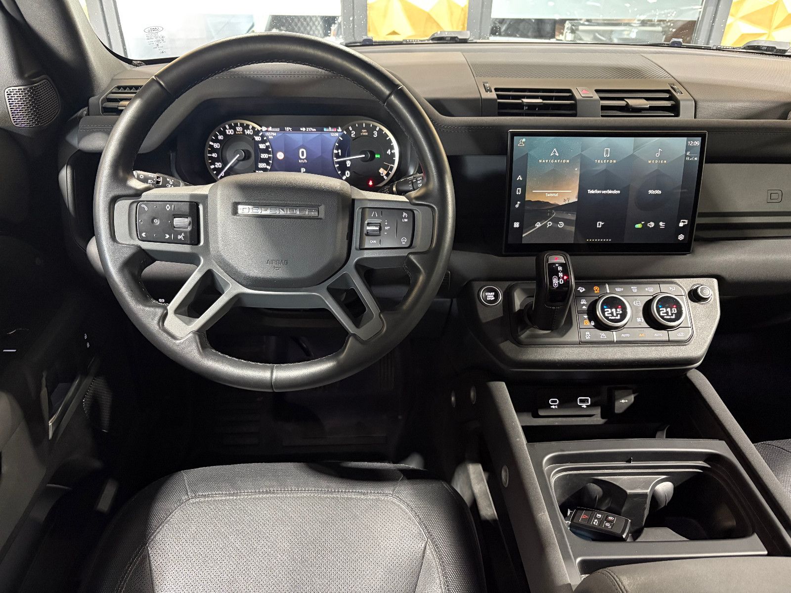 Fahrzeugabbildung Land Rover Defender 90 X-Dynamic S/360°/SOUND/APPLE/NAVI/