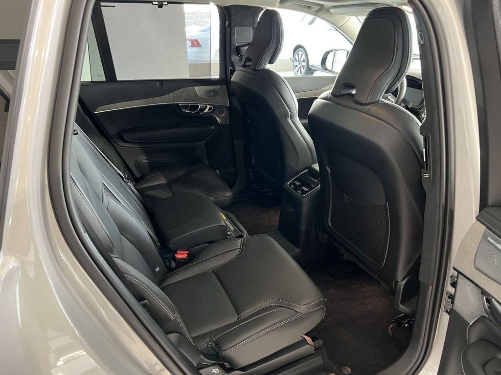 Volvo XC90 T8 Ultra Dark Recharge AWD FourC AHK 22Zoll