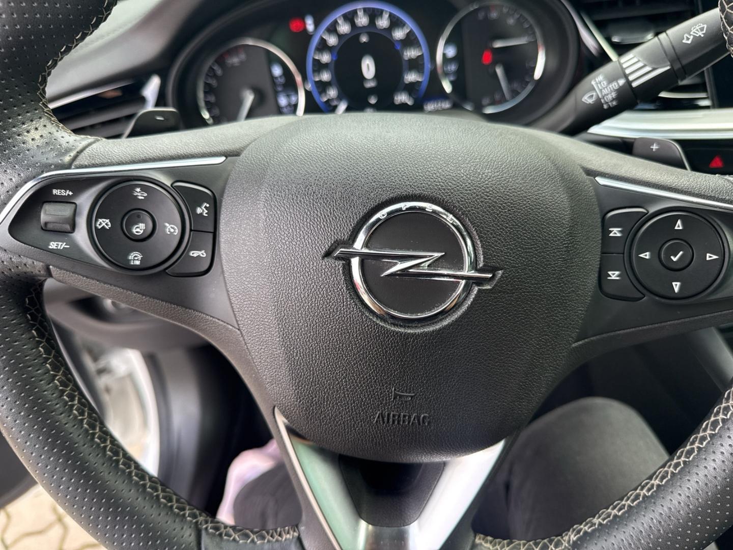 Opel Insignia Grand Sport GSi 4x4 HUD El. Fondsitzver