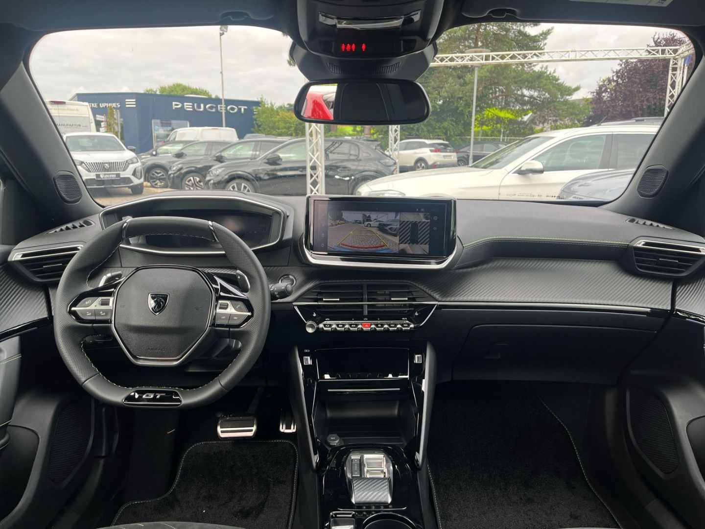 Fahrzeugabbildung Peugeot 2008 GT HYBRID 145 e-DSC6 El. Panodach Navi ACC