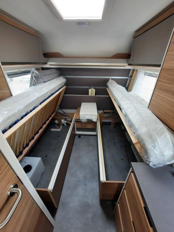 Fahrzeug Übersicht 20 Fahrzeugabbildung Dethleffs Nomad 460 EL Verfüg./Sparen Sie 5.183,- €