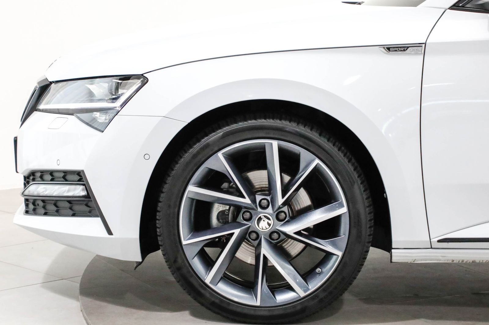 Skoda Superb Combi 2.0 TSI DSG Sportline AHK Kamera foto 15