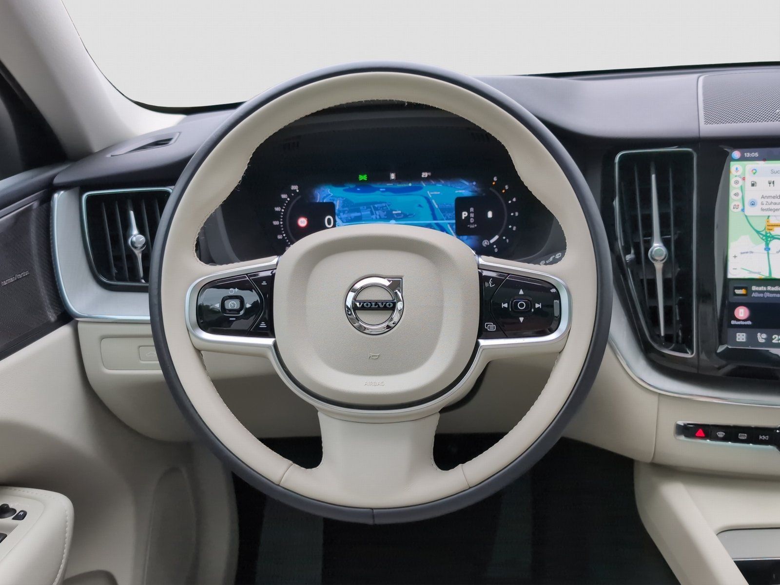 Volvo XC60 B4 AWD Plus Dark 360°Kamera PanoSHD BLIS foto 4