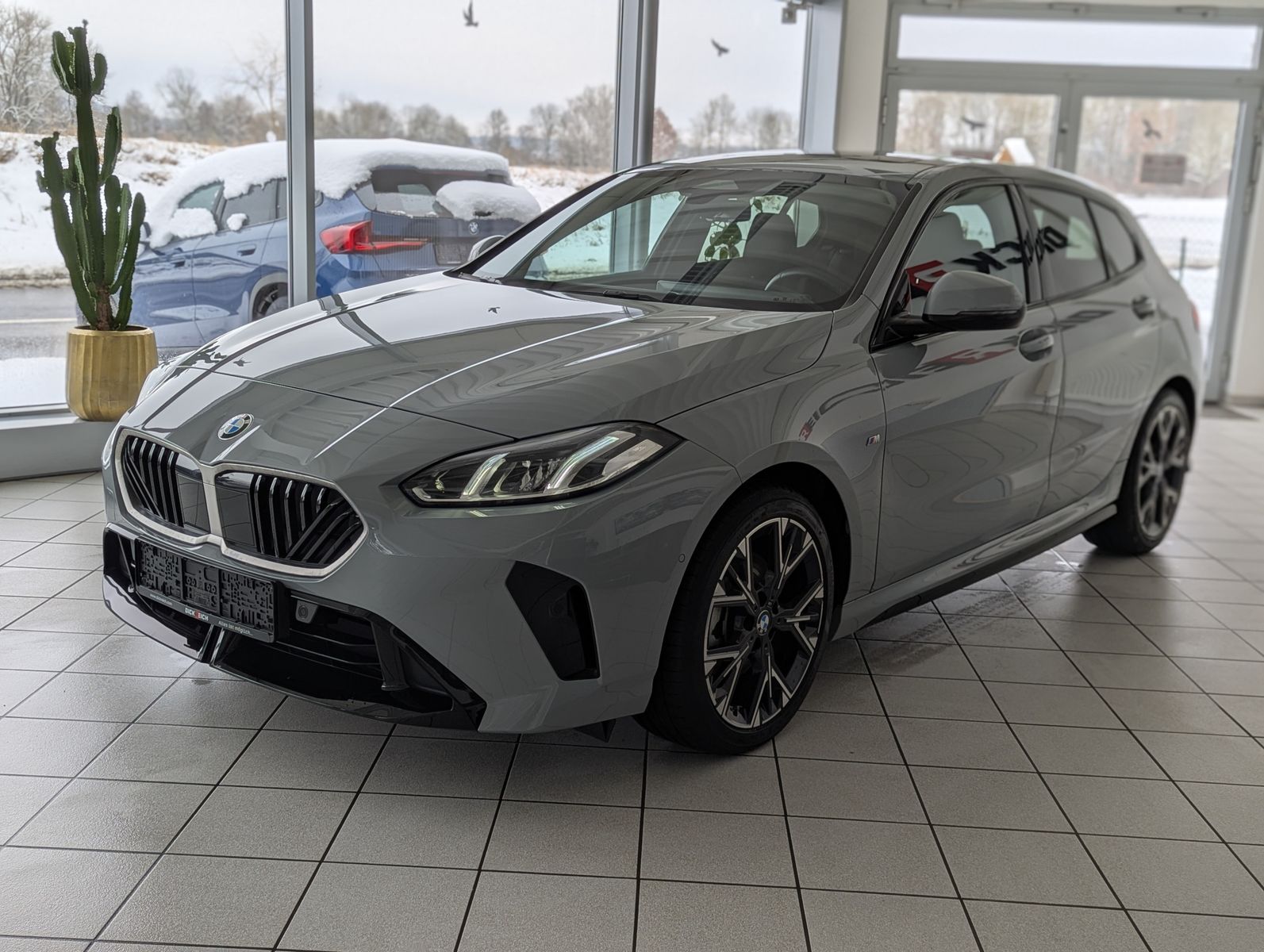 BMW 118 d M-Sport Panoramadach BROOKLYN Kamera 18" - Image 3