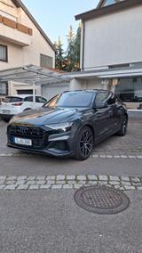 Audi SQ8 TFSI quattro tiptronic - - Audi SQ8 mit Benzin-Antrieb: Automatik