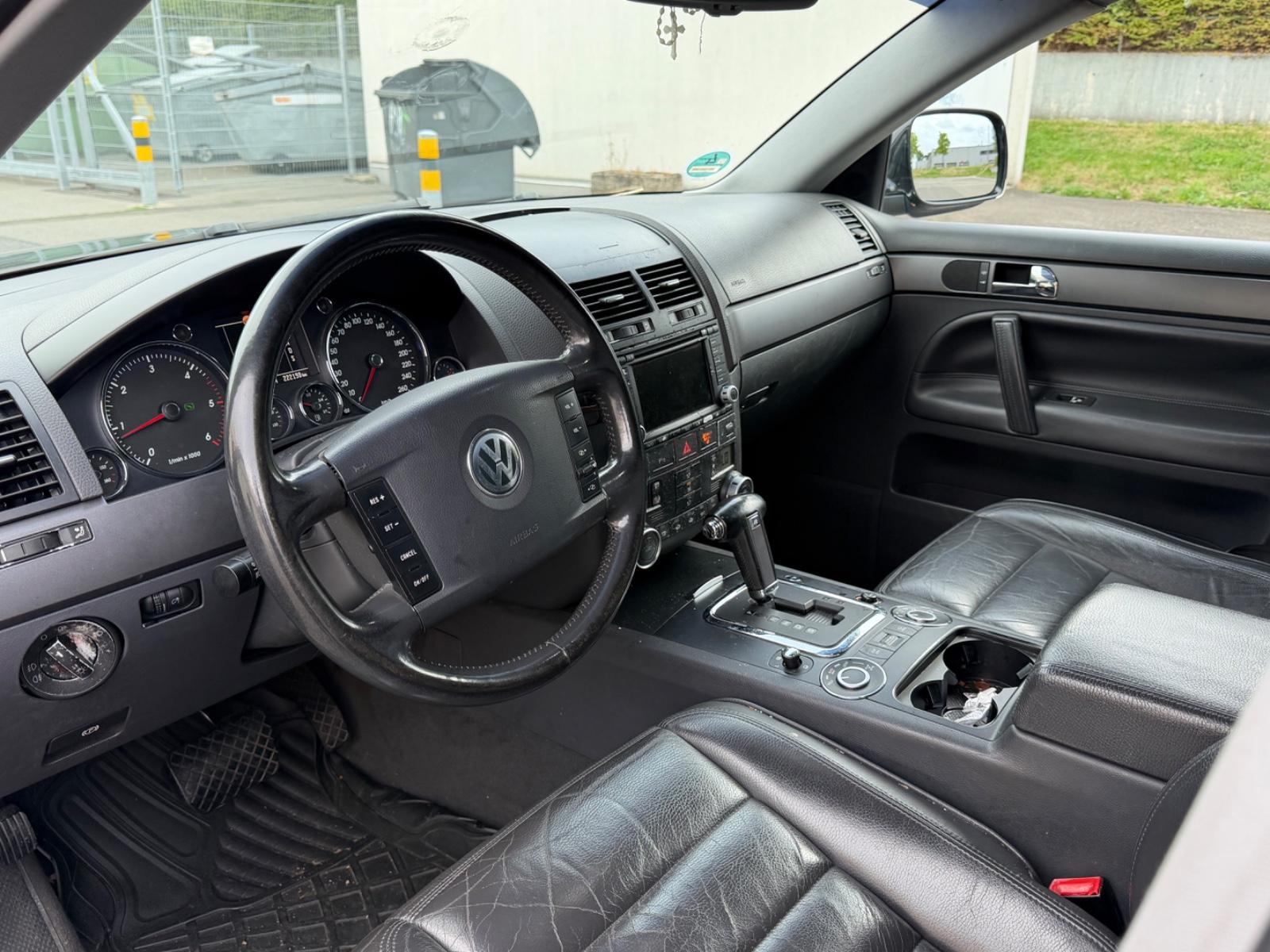 Volkswagen Touareg 2005 — photo 9