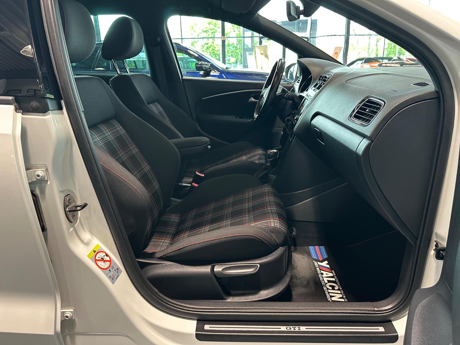 Volkswagen Polo 1.8 TSI DSG GTI S-HEFT/LED/R-CAM/NAVI/SHZ