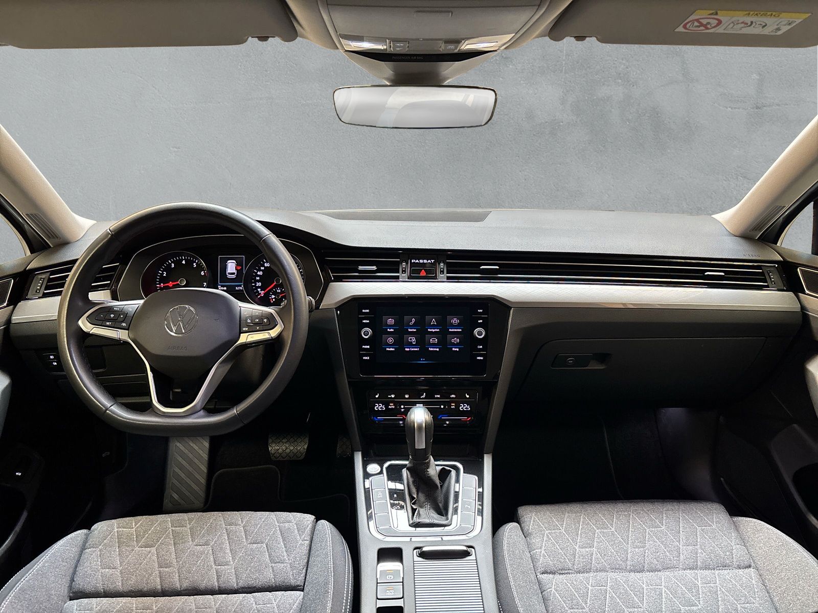 Fahrzeugabbildung Volkswagen Passat Variant 1.5 TSI Business AppConnect Kamer