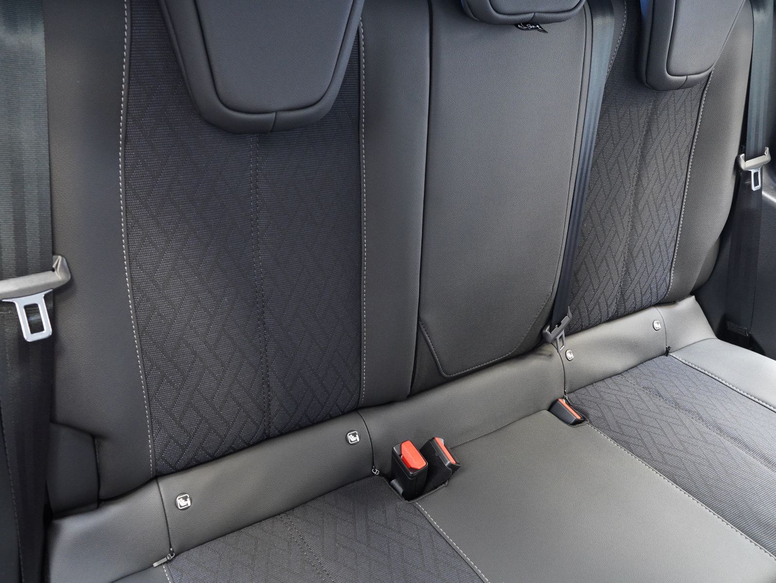 Fahrzeugabbildung Opel Corsa F e Elegance LED/CARPLAY/DAB/11KW/SOH