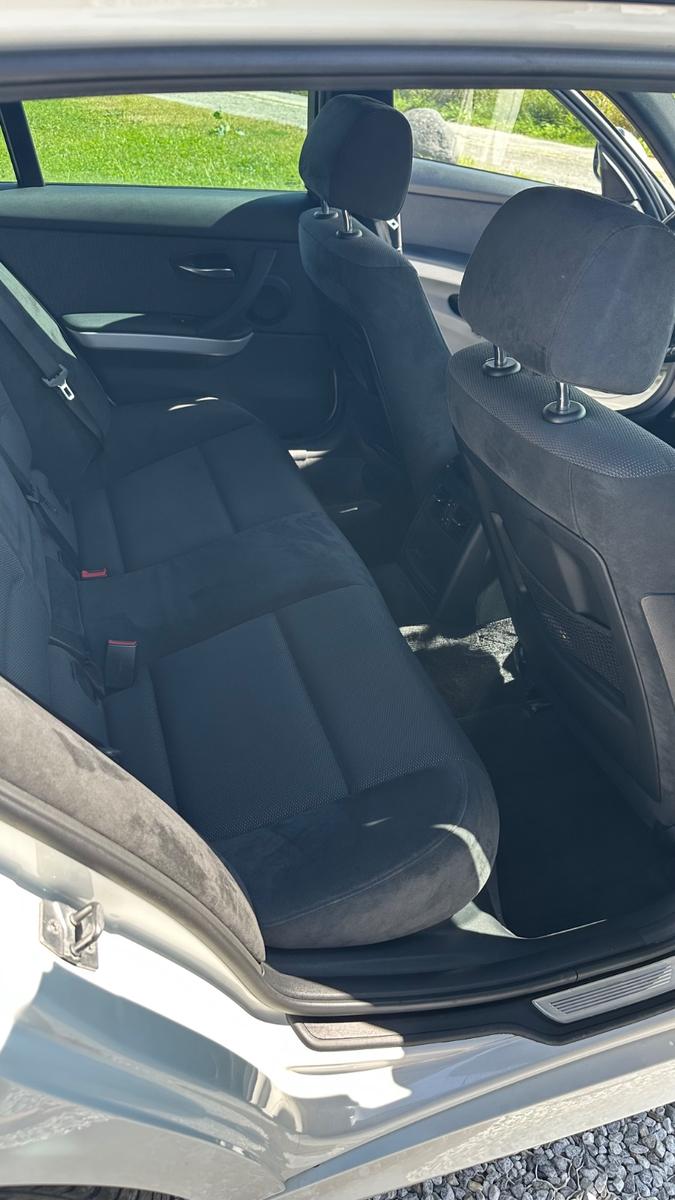 BMW 320 2011 — photo 10