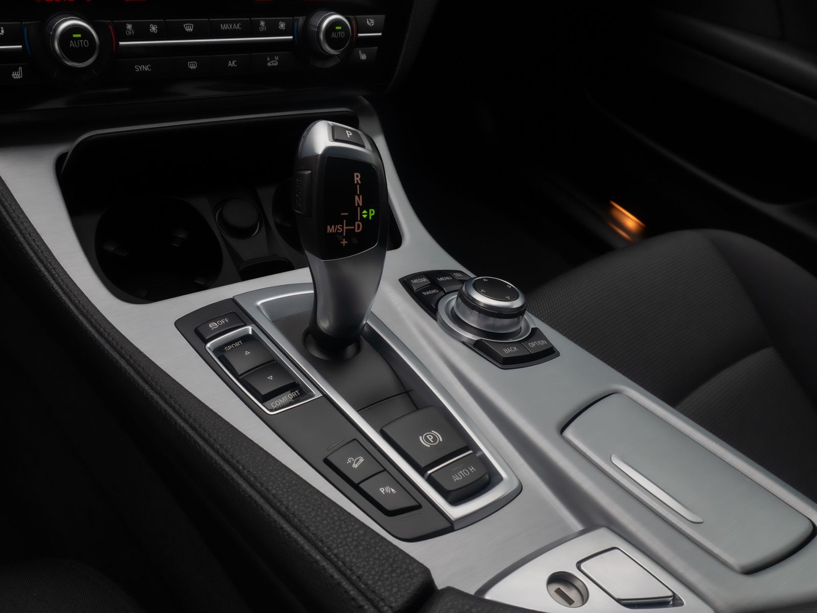 Fahrzeugabbildung BMW 525d xD H/K AHK 4xKlima GeschwindigReg PDC