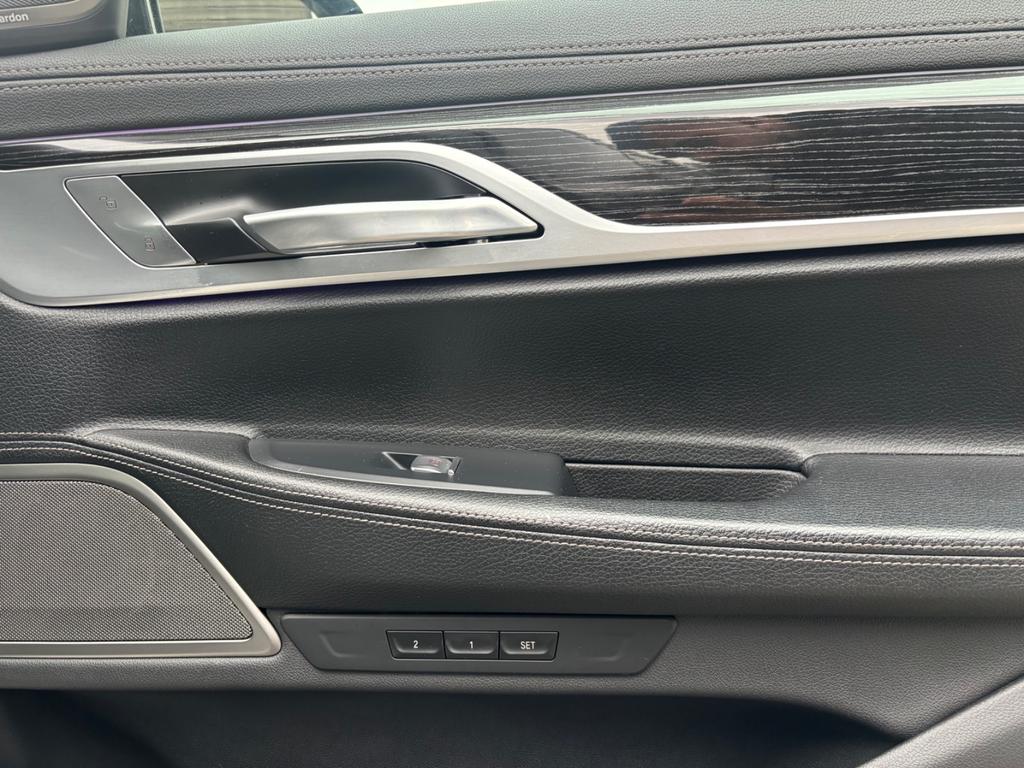 BMW 730
