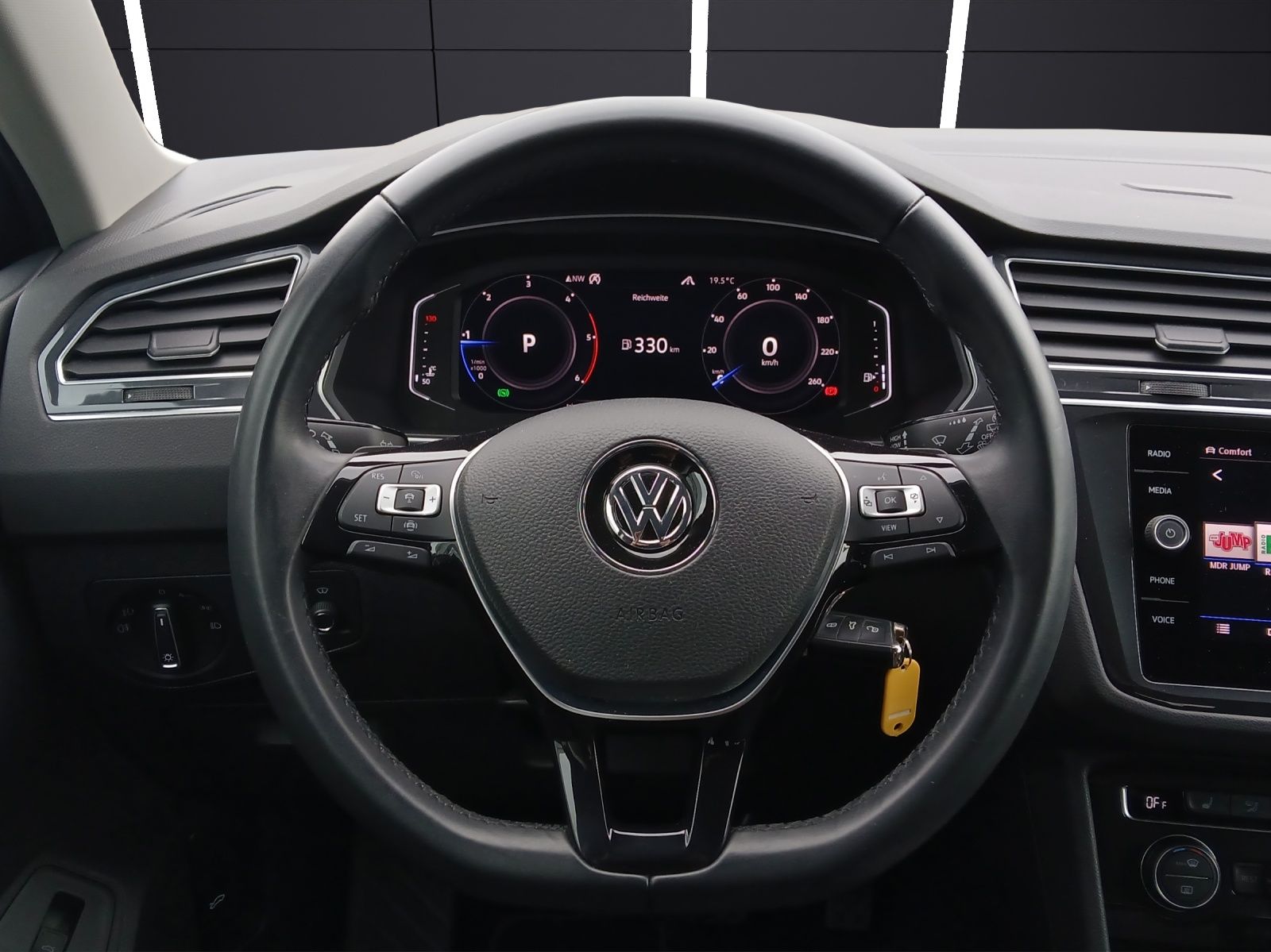 Fahrzeugabbildung Volkswagen Tiguan TDI Highline DSG 4M R-Line LED AHK Navi A