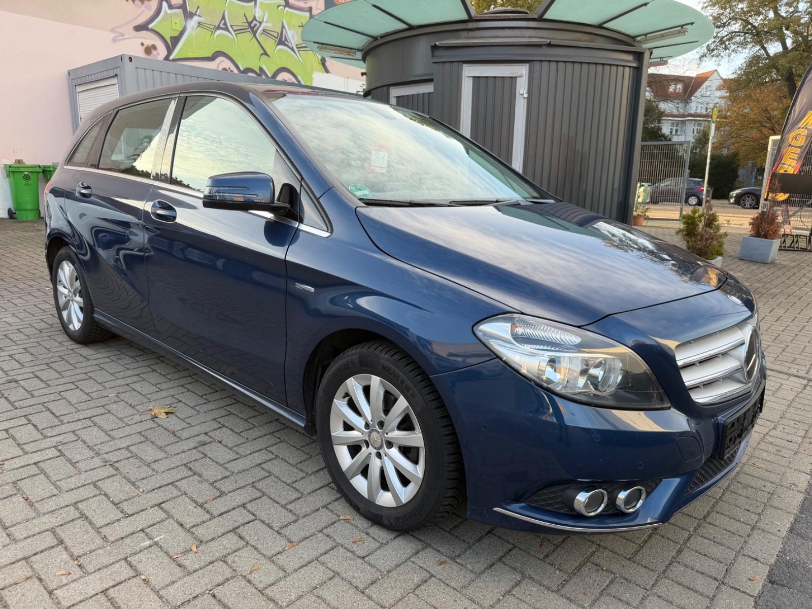Mercedes-Benz B 180