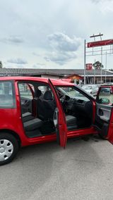 Skoda Roomster Basis - Skoda Roomster: Rot