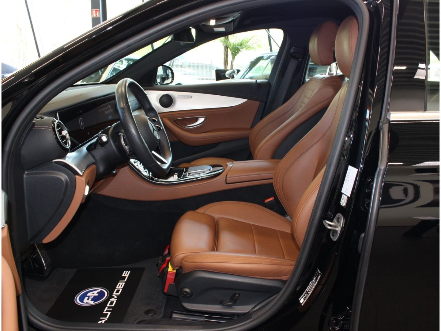 Fahrzeugabbildung Mercedes-Benz E 400 d 4Matic AMG Line 4Matic Facelift 1.Hand