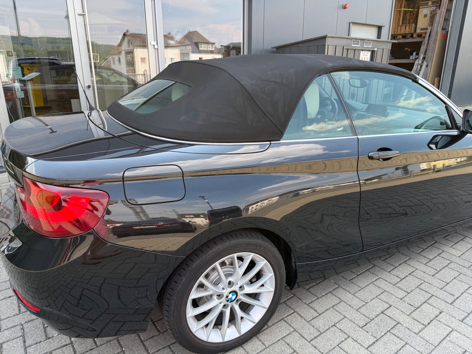 BMW 220i Cabrio Autom.Luxury XENON NaviLeder PDC v+h