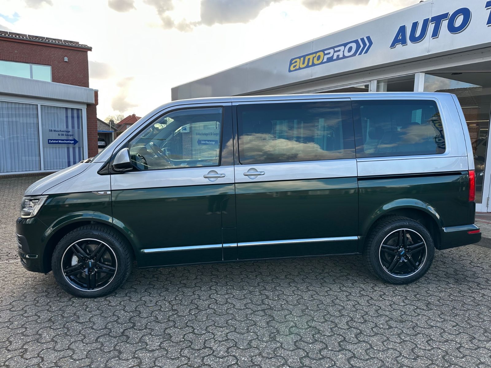 Fahrzeugabbildung Volkswagen T6 Multivan 2.0 TDI 4M Highline Standhzg/AHK/LED