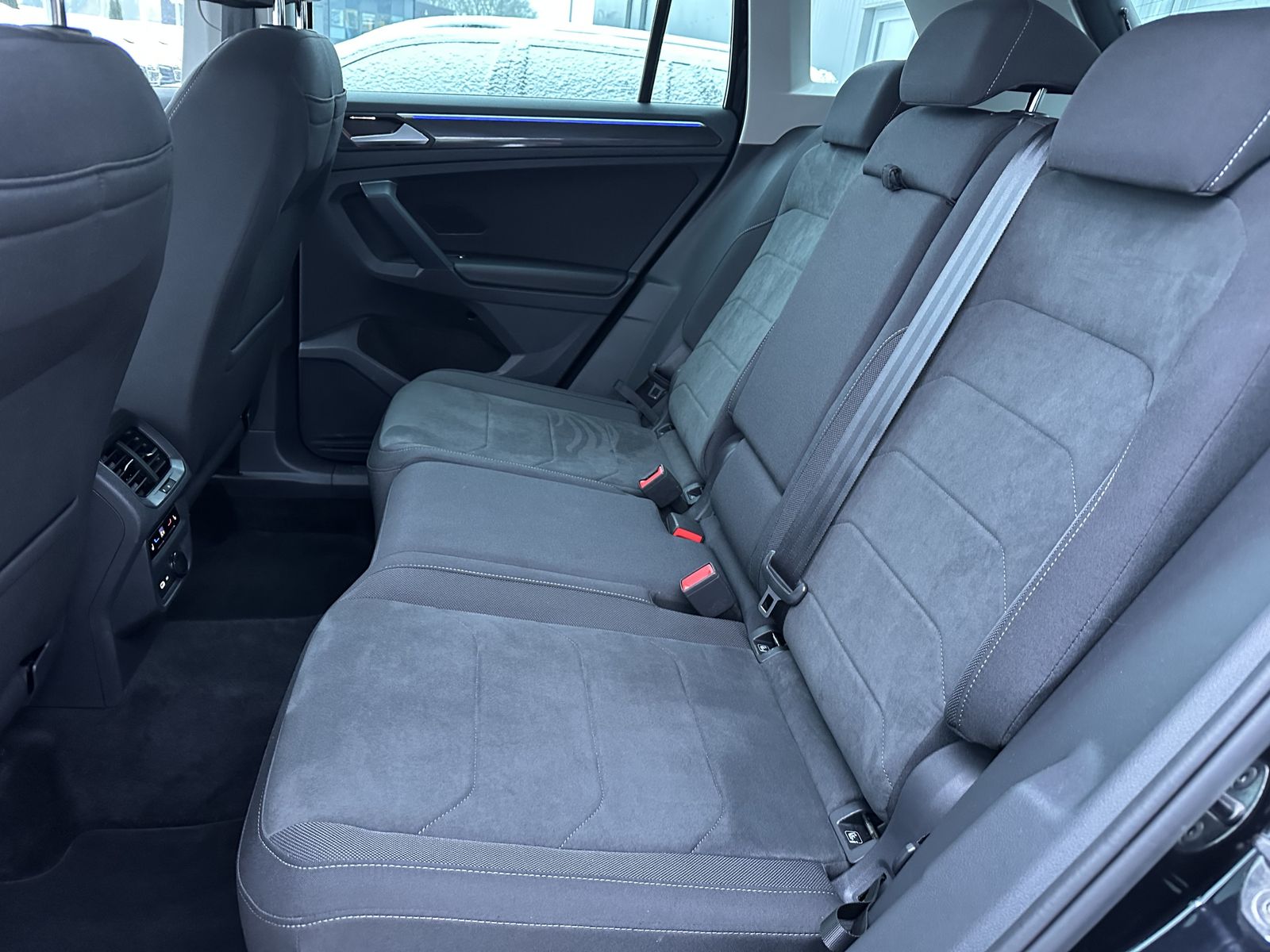 Fahrzeugabbildung Volkswagen Tiguan 1.4 eHybrid Life NAV+LED+AHK+KAM+VCOCK+PP