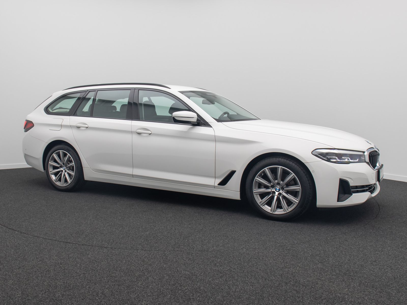 Fahrzeugabbildung BMW 520d Alarm AHK CockpitPlus Stop&go Kamera DAB