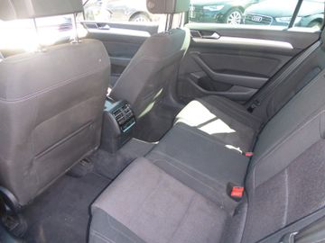 Volkswagen Passat Variant - 9