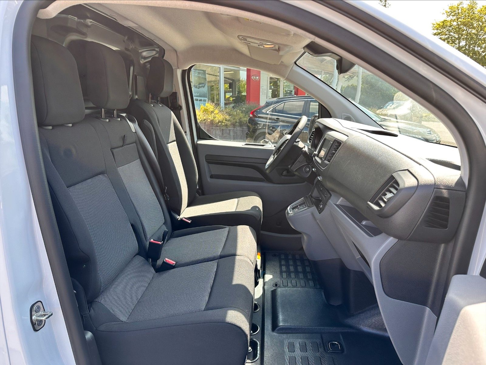 Fahrzeugabbildung Citroën e-Jumpy Kasten Club XL L3H1 75KWh
