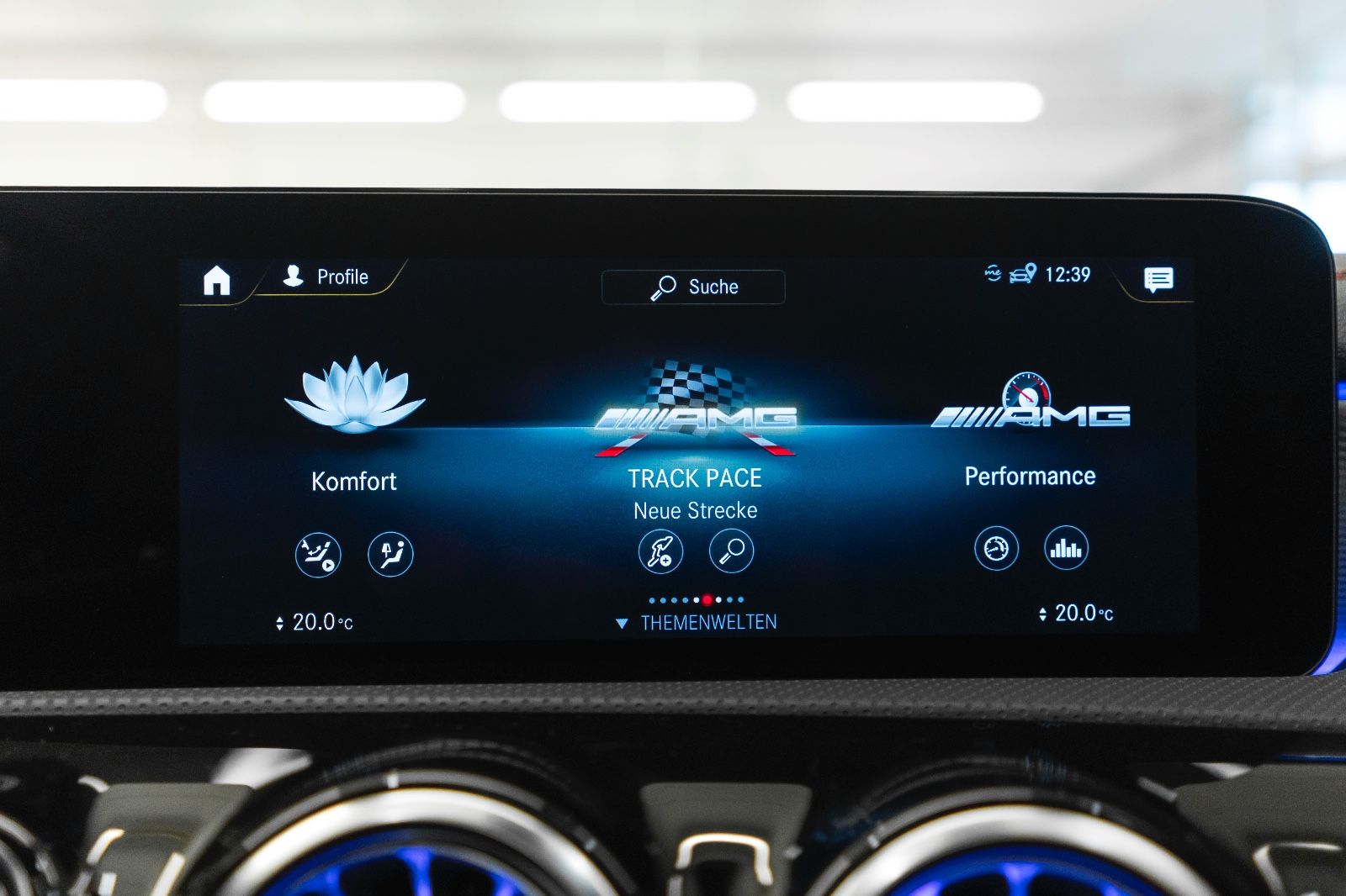 Fahrzeugabbildung Mercedes-Benz CLA 45 AMG 4MATIC 360° LED ALC AMBIENTE SZH NAV