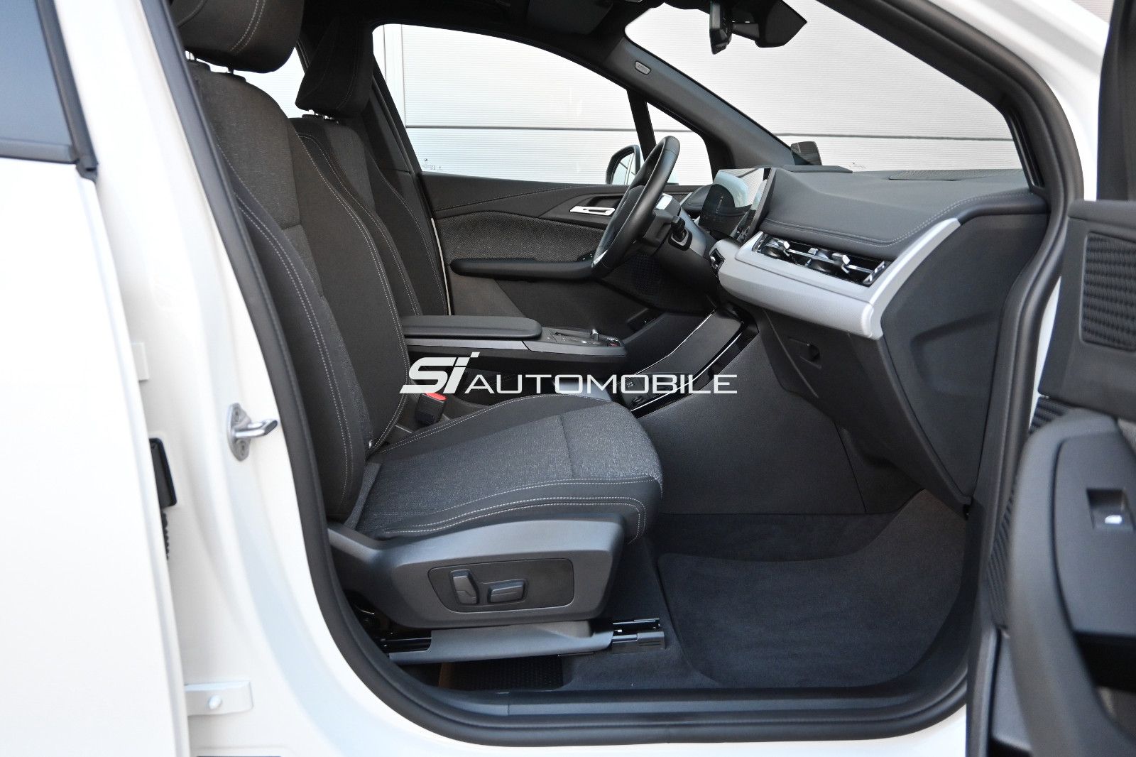 Fahrzeugabbildung BMW 223i xDr. Active Tourer °AHK°HEAD-UP°MEMORY°360°