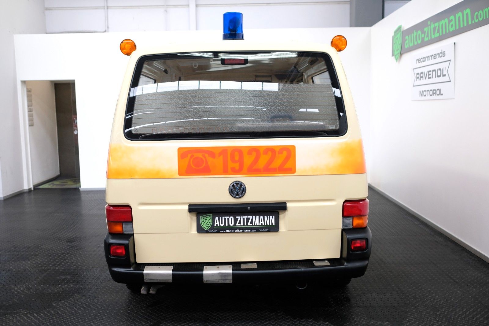 Fahrzeugabbildung Volkswagen T4 LANG EX-KRANKENWAGEN 2,5L STANDHEIZUNG