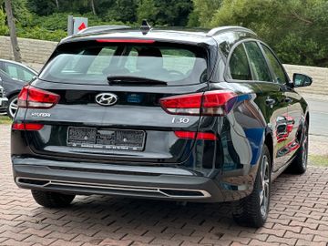 Bild 5 Hyundai i30 cw *Automatic*SitzHz*NAVI*AppleCar*
