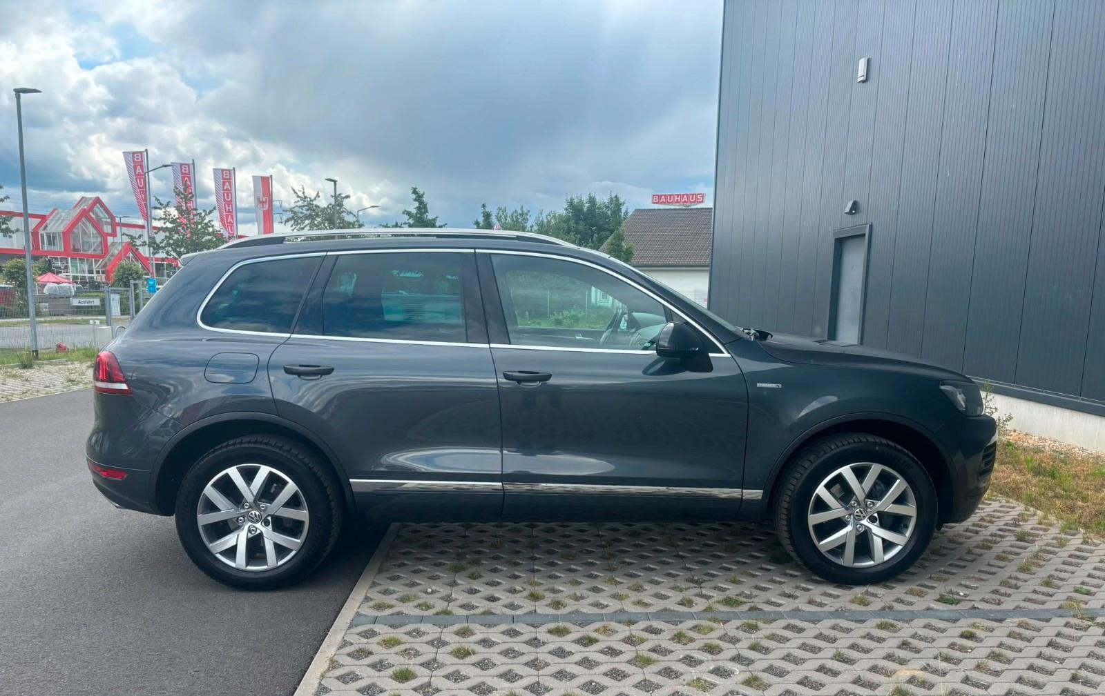 VOLKSWAGEN TOUAR V6 TDI BMT EDITION 204ch - 4X4 - TOIT PANORAMIQUE - CUIR NAPPA - SIÈGES CHAUFFANTS - BI-XÉNON