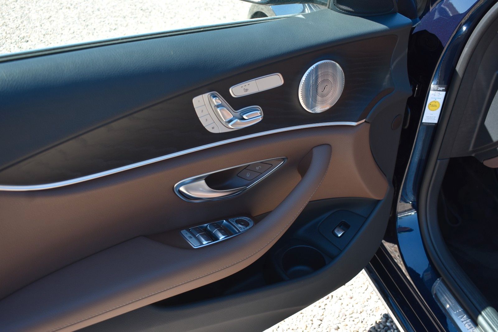 Fahrzeugabbildung Mercedes-Benz E 400 d T-Modell 4Matic AHK Burmester Leder