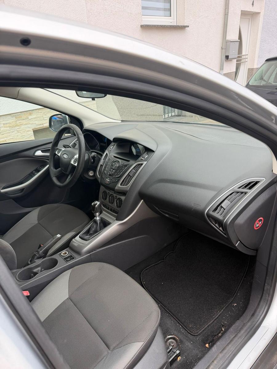 Ford Focus 2013 — photo 6