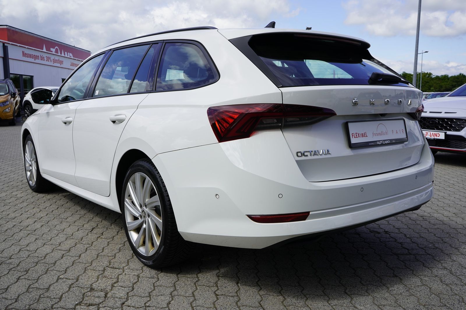 Skoda Octavia Combi 1.5 TSI First Edition LED Navi ACC foto 7