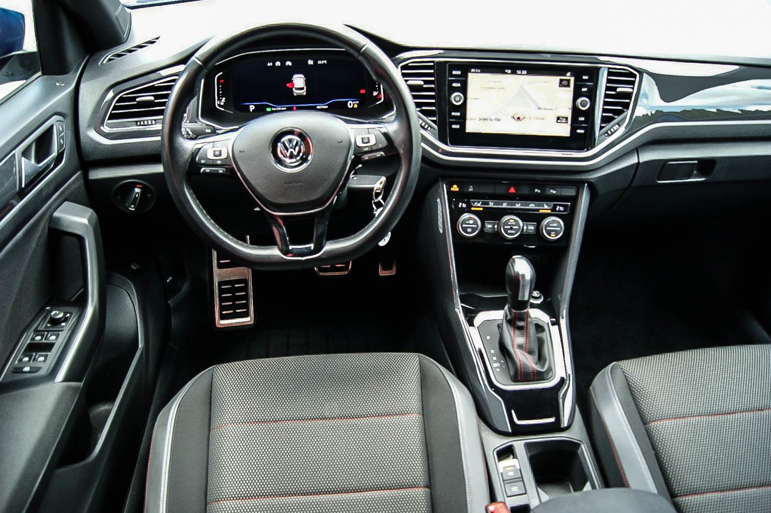 Fahrzeugabbildung Volkswagen T-Roc 20 TDI DSG Sport NAVIGATION SPORT VIRTUAL