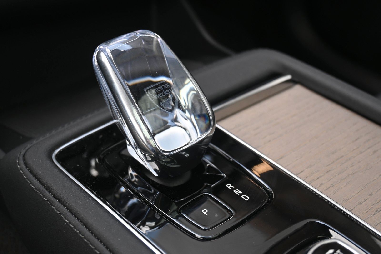Fahrzeugabbildung Volvo XC90 T8 AWD Plus Dark*PANO*360°*HuD*H&K*ACC
