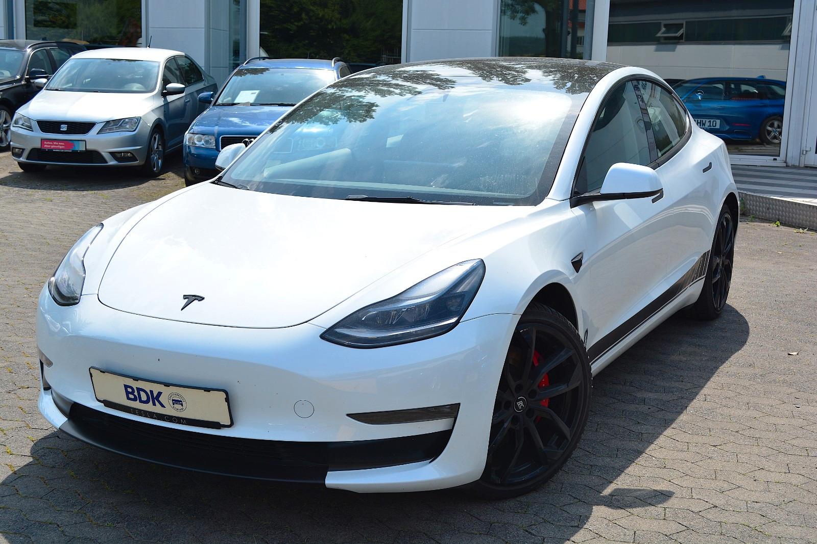 Tesla Model 3 Long Range Dual AWD