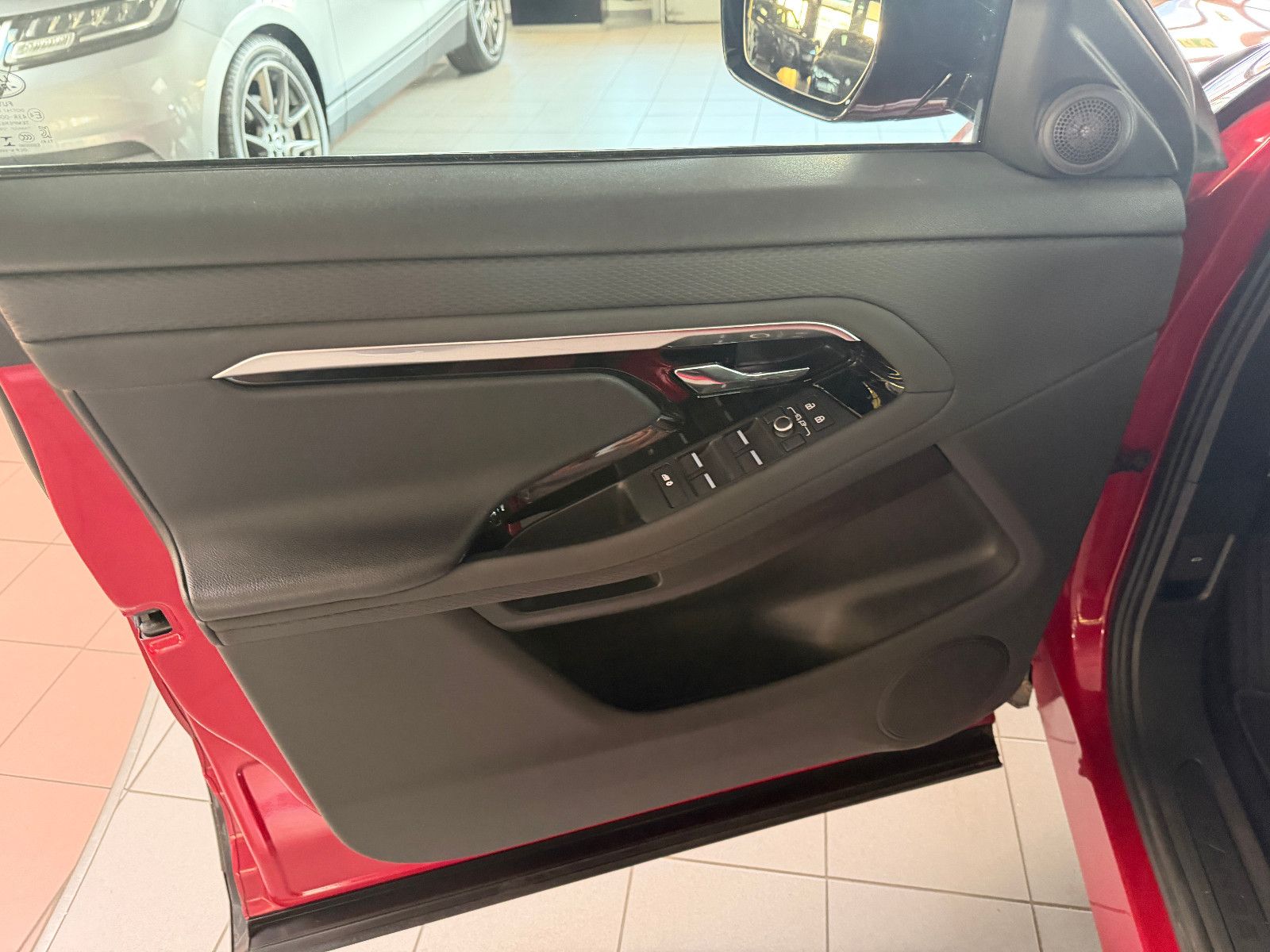 Fahrzeugabbildung Land Rover Range Rover Evoque S /KAMERA/CAR-PLAY/L-HEIZUNG