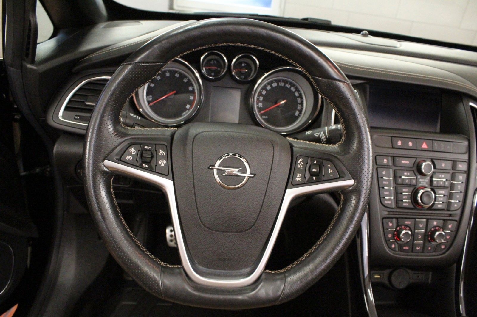 Fahrzeugabbildung Opel Cascada 1.4 Turbo 103kW ecoFLEX Active