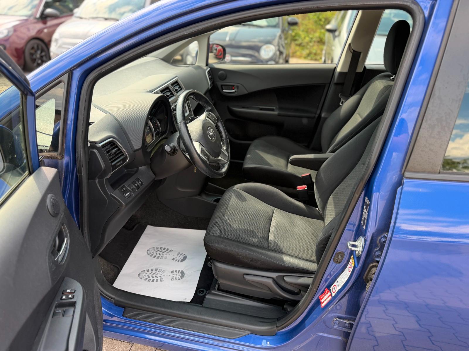 Toyota Verso-S 2011 — photo 7