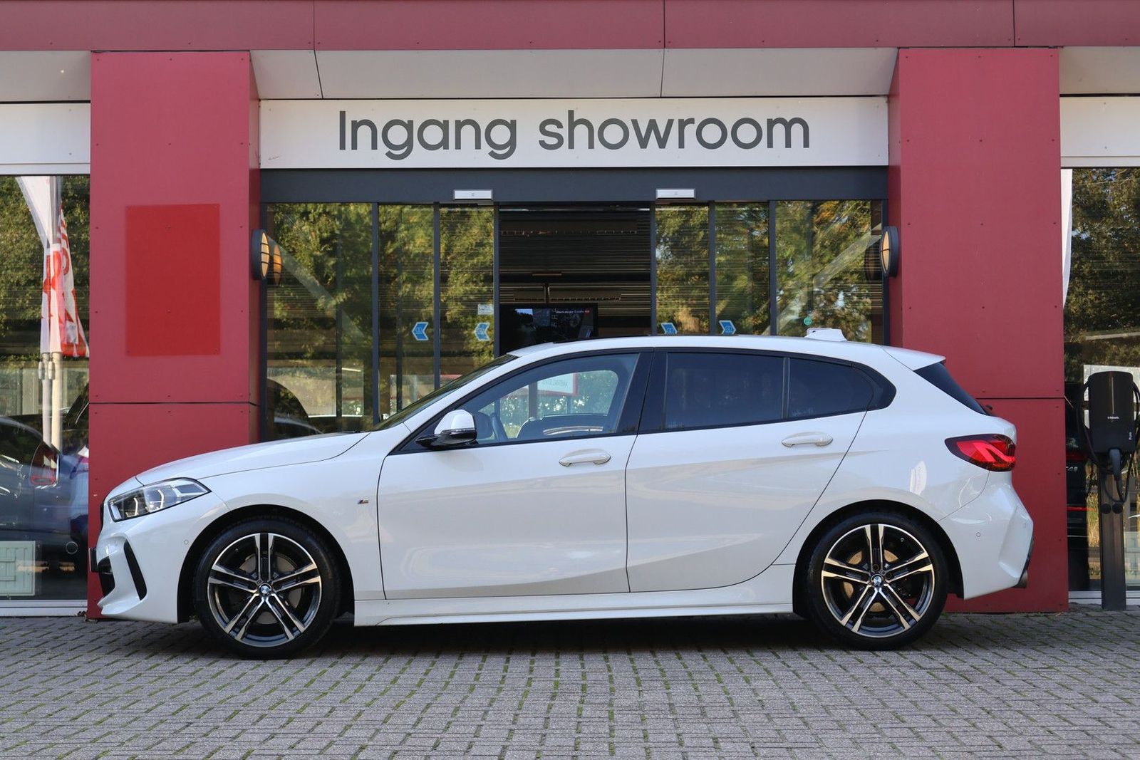 BMW 118 1-serie 118i M-Edition | M-Pakket | Originee imagem 2