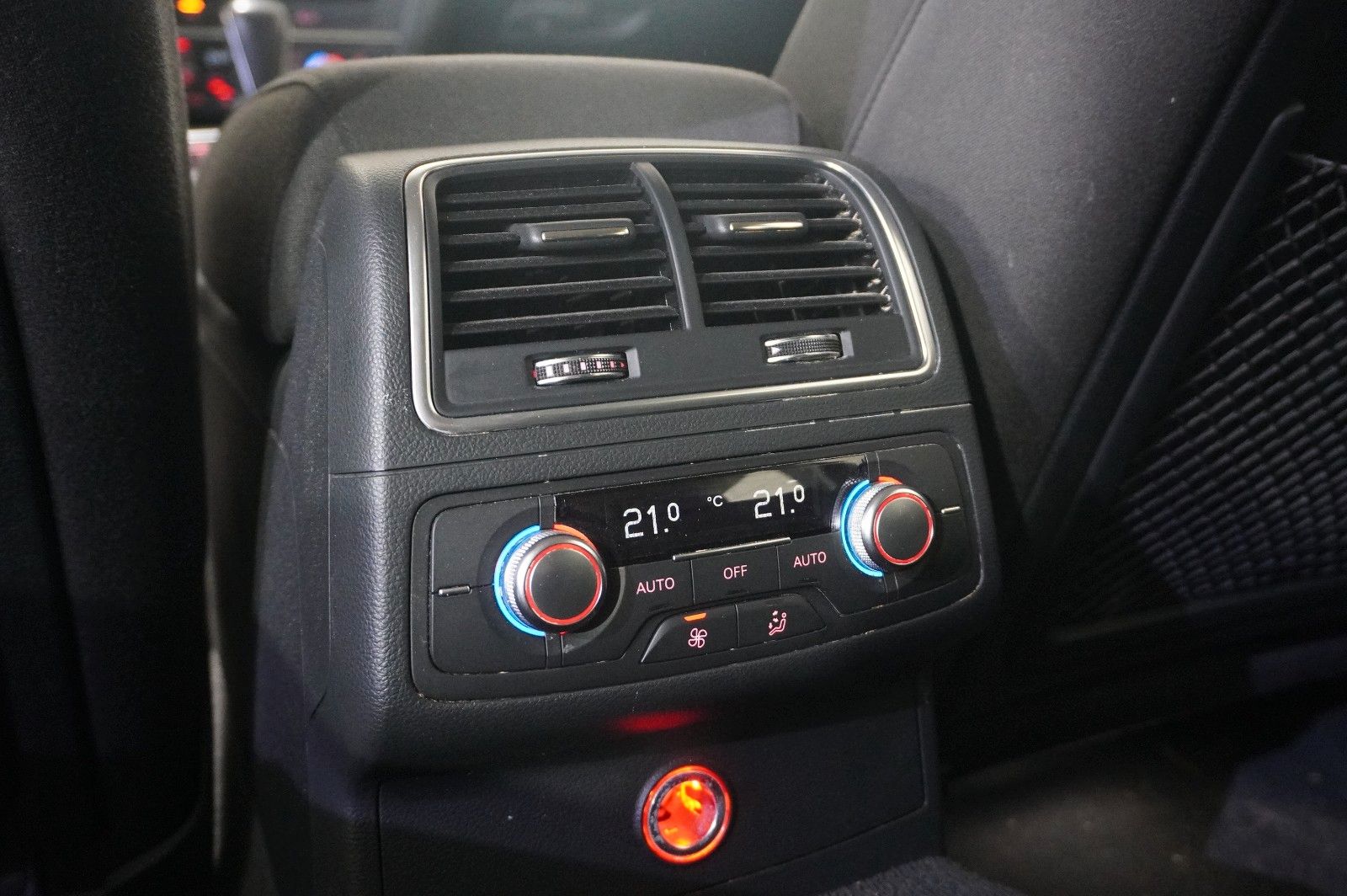 Fahrzeugabbildung Audi A6 Avant 2.0 TFSI QUATTRO NAVI/LED/KAMERA/SH/TÜV