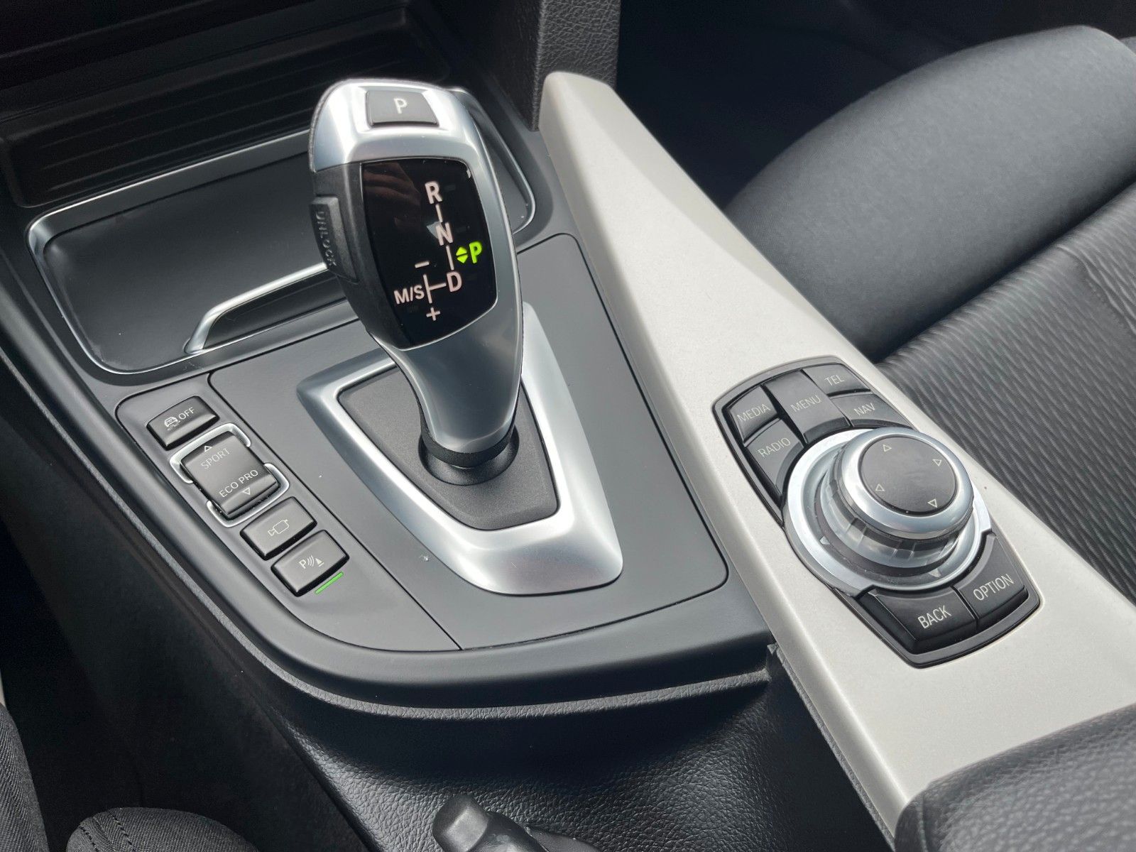 Fahrzeugabbildung BMW 420d GC Aut SPORT LINE Navi Xenon Kamera M SPORT