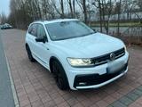 Volkswagen VW Tiguan Rline 2.0  panorama Abstand temp... - Volkswagen Tiguan: Rline